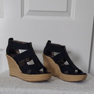Moda Black Wedge Sandals. Size 10.        4" Heels.
